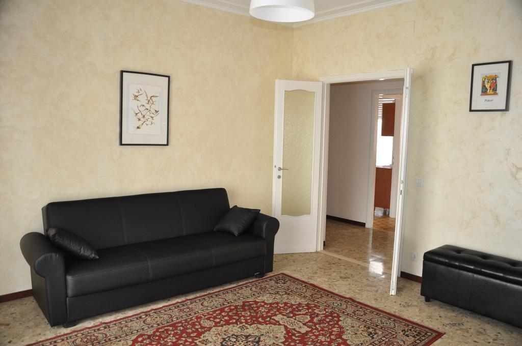 Apartment Montebello Parme Extérieur photo